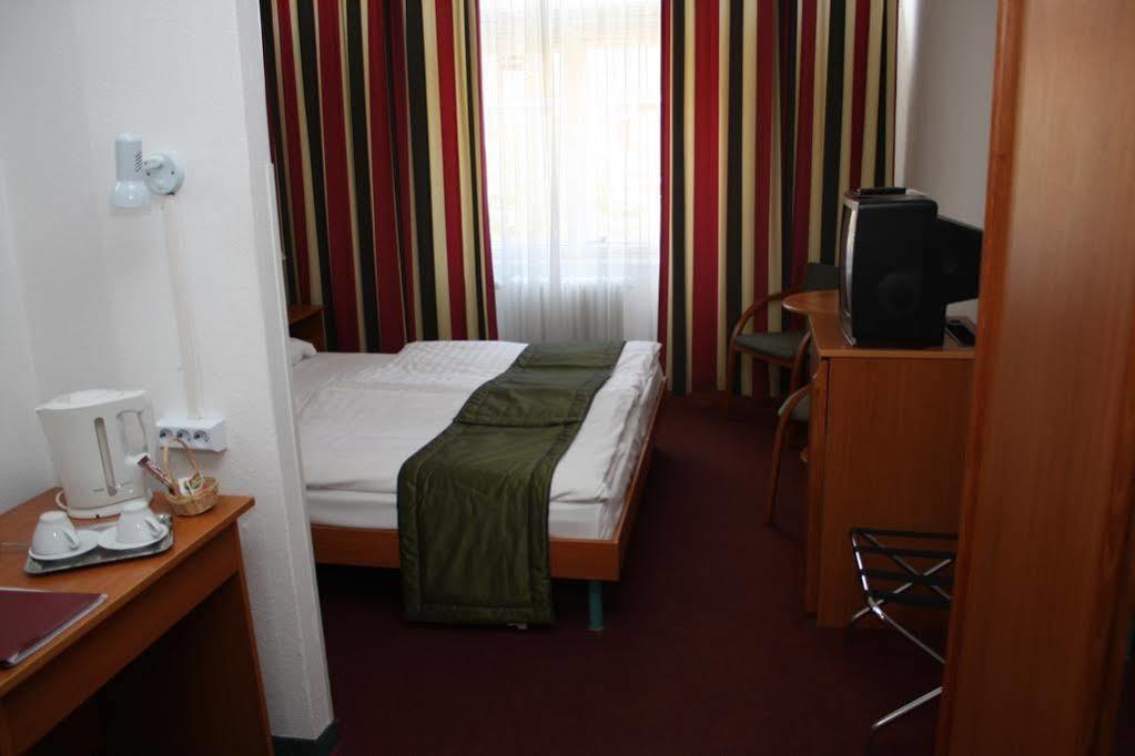 Hotel Griff Budapest Zimmer foto